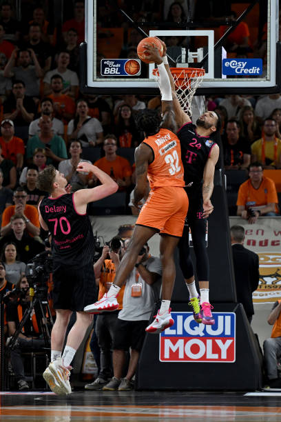 紧紧咬住对 紧紧咬住对