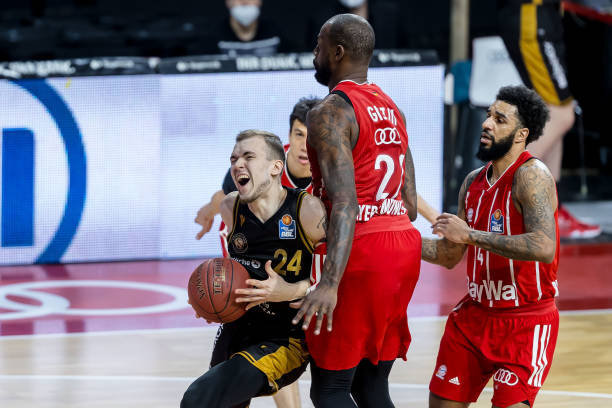 线与接近三 线与接近三